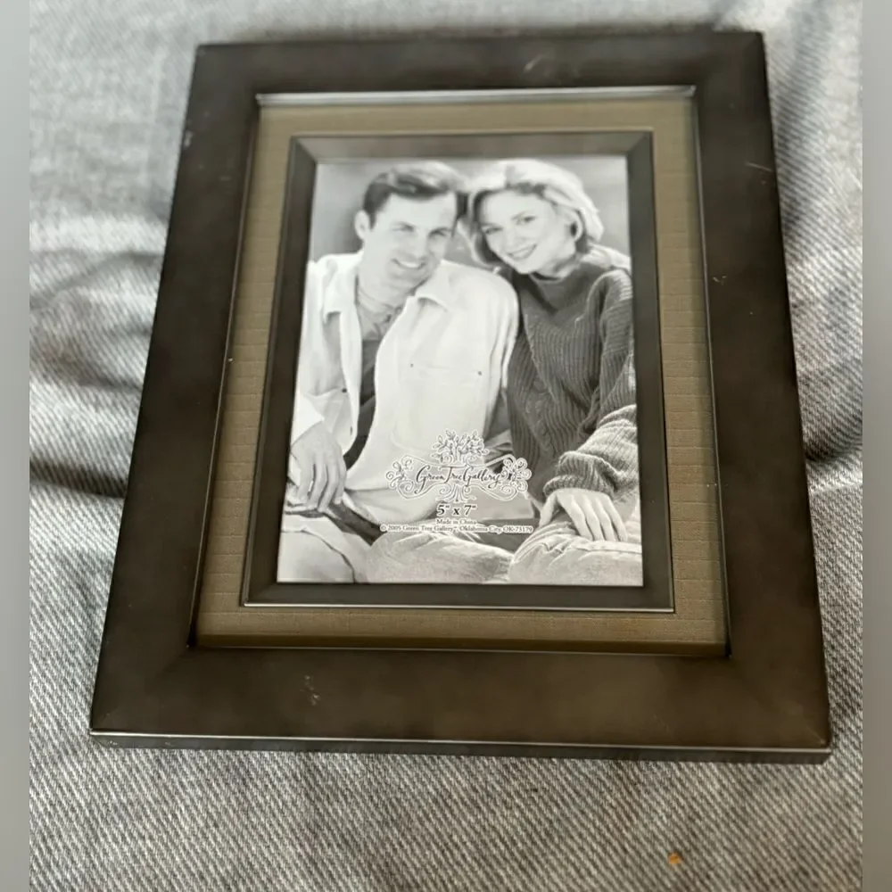 5 x 7 Gunmetal Black photo Frame Table Easel or Wall Hanging Display EPC